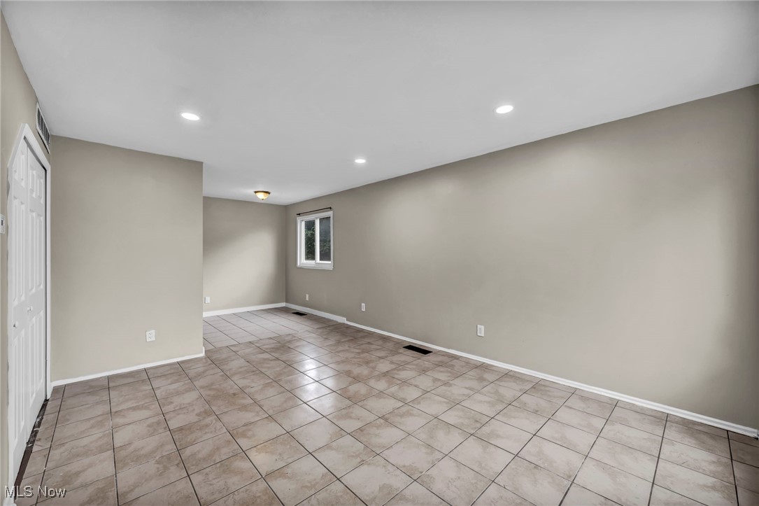 Cleveland, Ohio 44144, United States, 4 Bedrooms Bedrooms, ,2 BathroomsBathrooms,Residential,Pending,195292