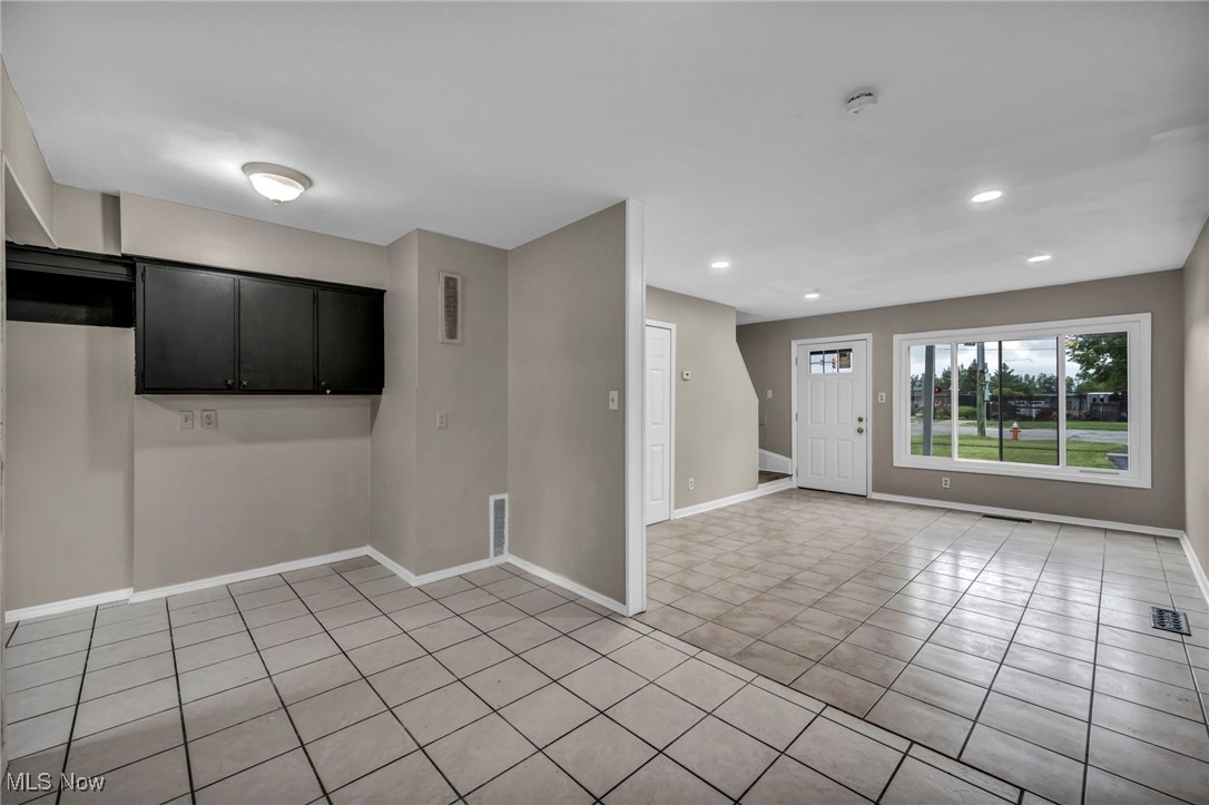 Cleveland, Ohio 44144, United States, 4 Bedrooms Bedrooms, ,2 BathroomsBathrooms,Residential,Pending,195292