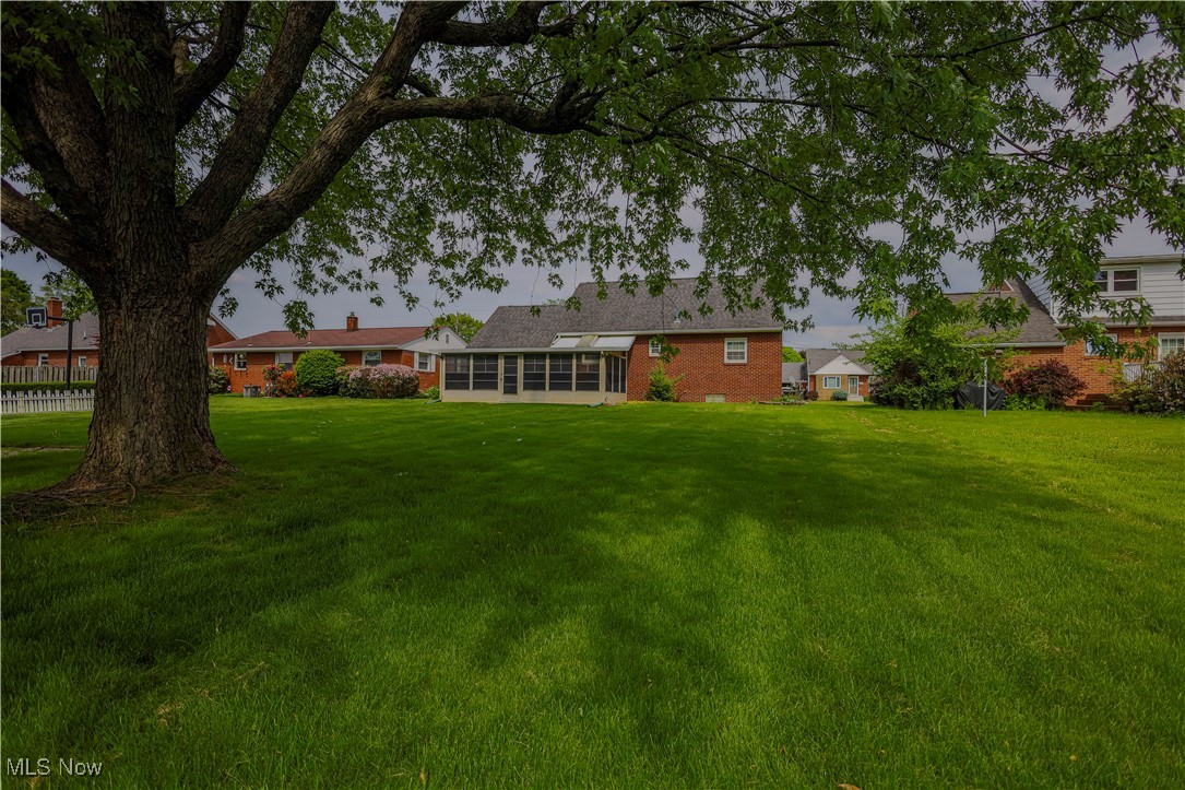 929 Romary Lane, Louisville, Ohio image 12