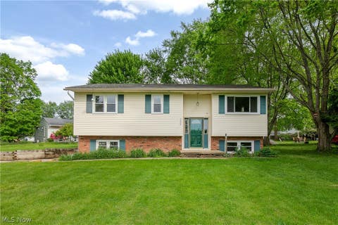 Homes For Sale - 1425 Galaxy Drive<br/> Mogadore, OH 44260