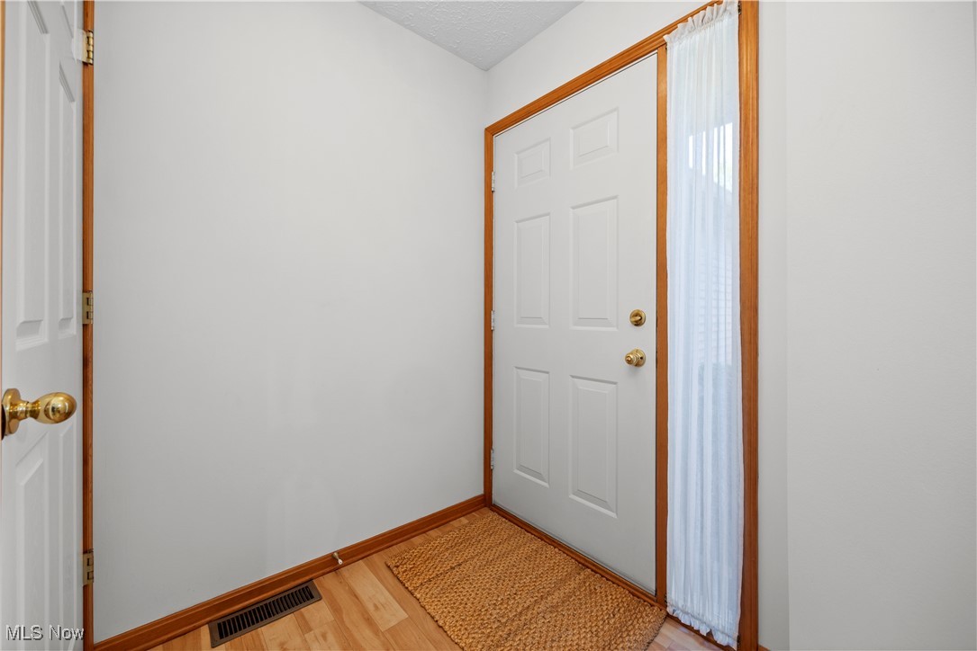 118 Ambleside Way, Amherst, Ohio image 17
