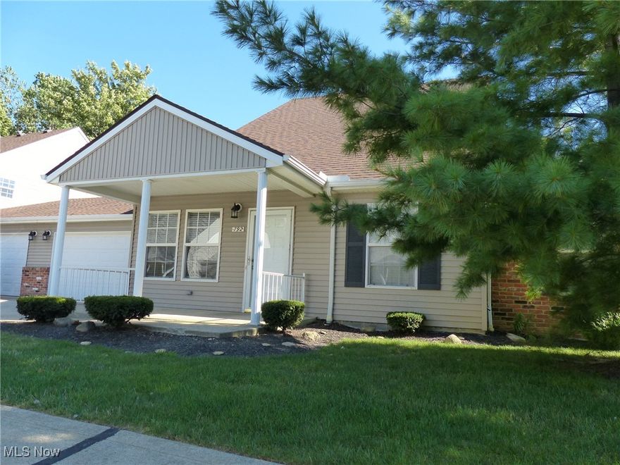 Located in the North Creek Villas community this vinyl and brick condo is ready for occupancy.
12' Covered front porch welcomes your buyer. Two-story great room with fan, oak kitchen (all
appliances). Dining room. First floor offers a master suite with 10' walk-in closet and private
bathroom, 2nd bedroom plus a full hall bathroom is also on floor one, Upper loft with 2 closets
overlooks the great rm. and would be the perfect guest room, office, or workout area.
New carpet was just installed throughout, first-floor laundry closet with hookups, 2 car att.
garage with opener. 12-month Home Warranty too!