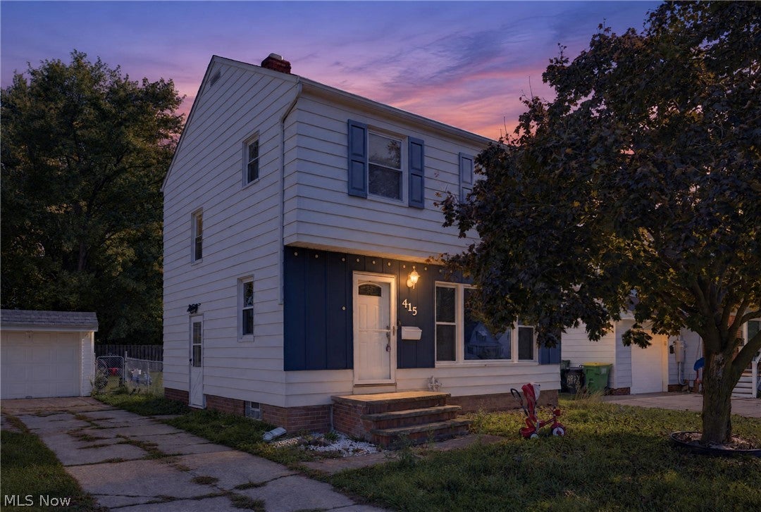 415 E 305th Street