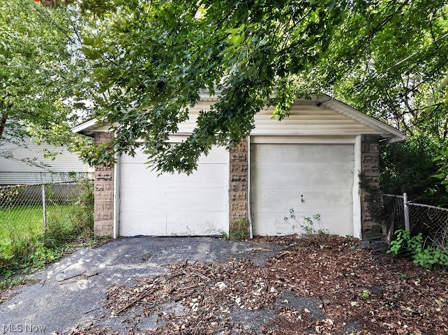 36 W Heights Avenue