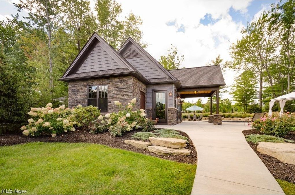 Little Mountain Cntry Club 03&4 - Residential