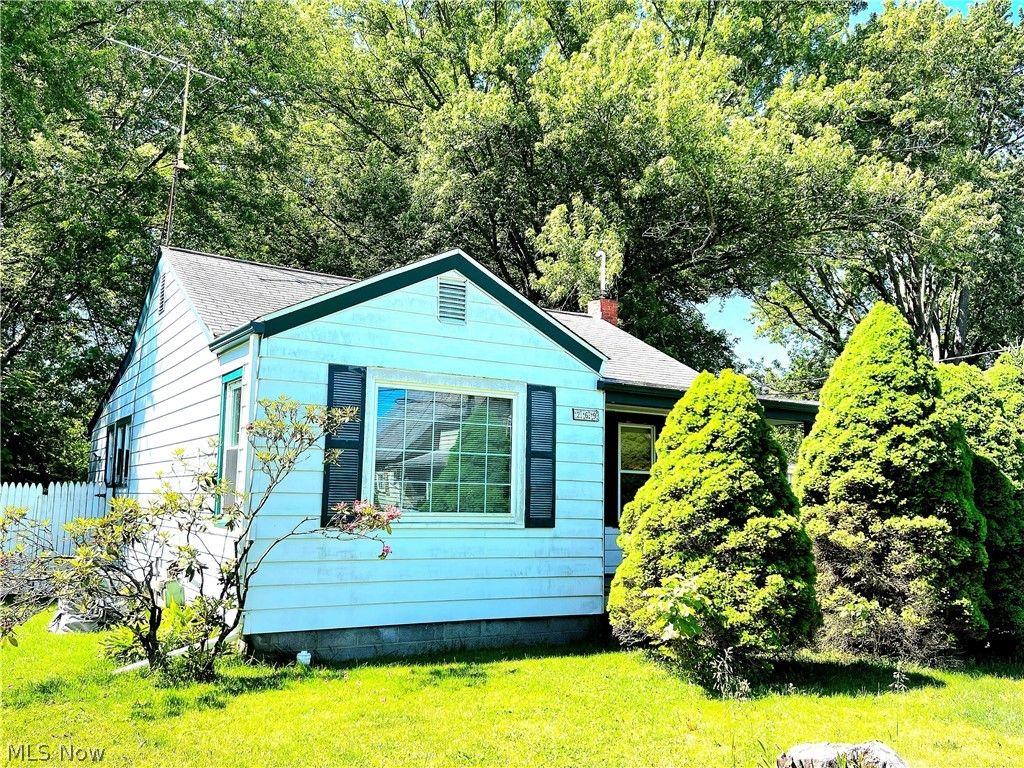 Photo of 269 High Street, Conneaut, OH 44030 (MLS # 5215210)