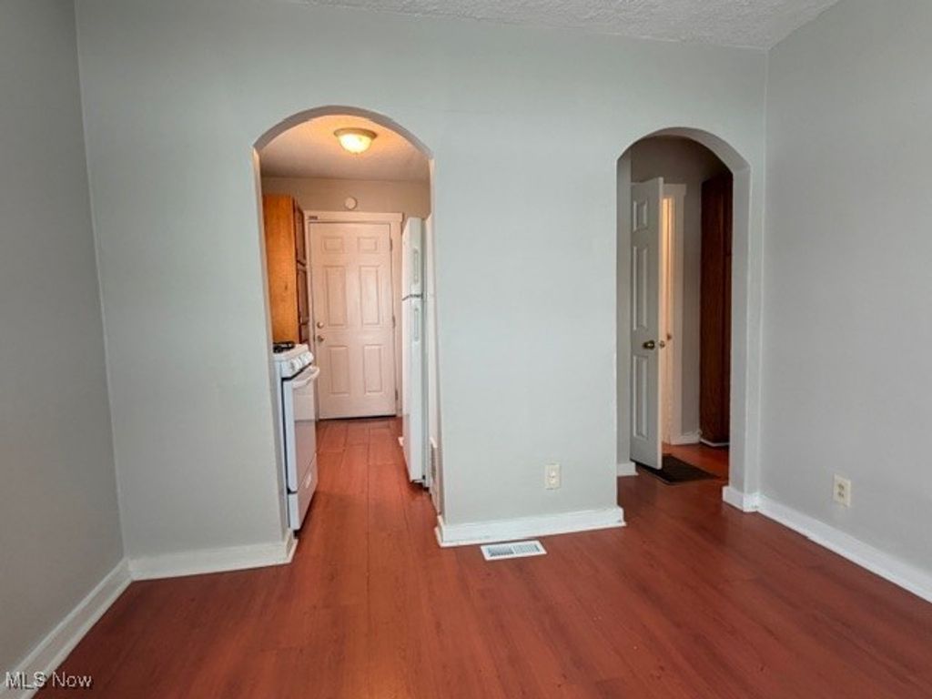 Photo of 990 Kelly Avenue, Akron, OH 44306 (MLS # 5184630)