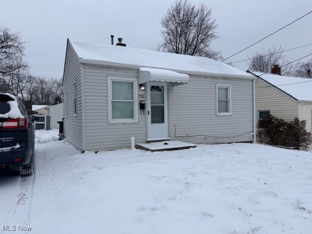 Photo of 990 Kelly Avenue, Akron, OH 44306 (MLS # 5184630)