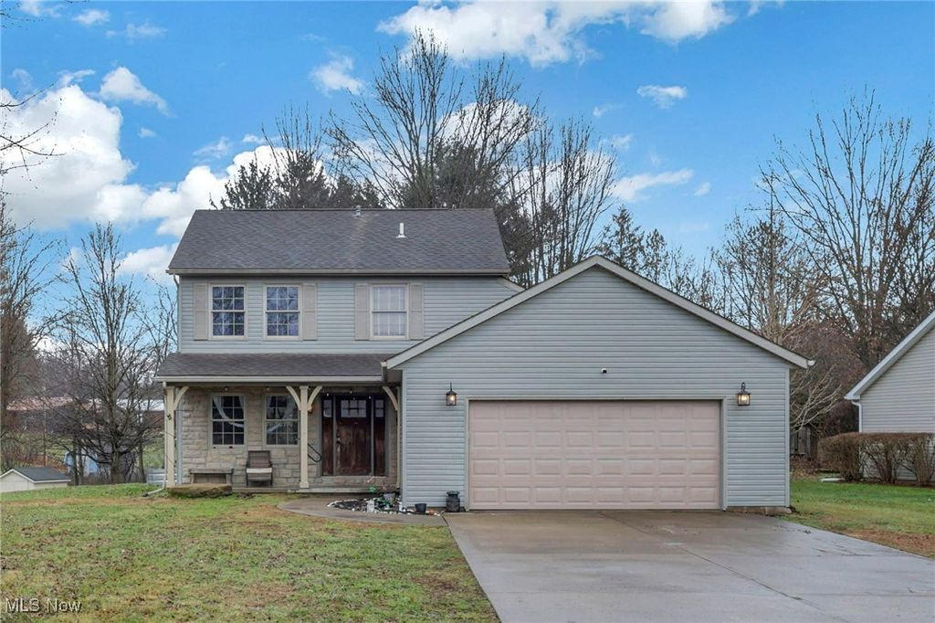 Photo of 390 Spring Valley Drive, Zanesville, OH 43701 (MLS # 5180956)