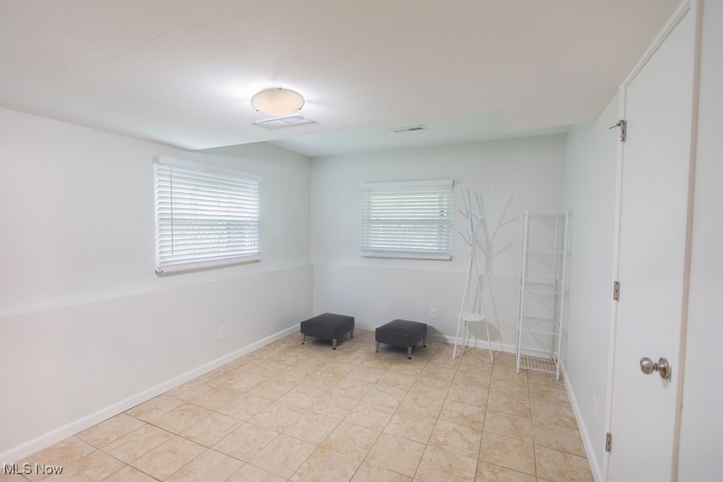 5532 Burns Road, North Olmsted, Ohio image 11