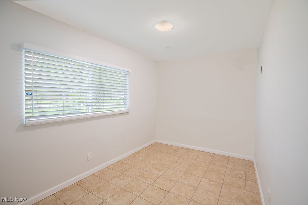 5532 Burns Road, North Olmsted, Ohio image 14
