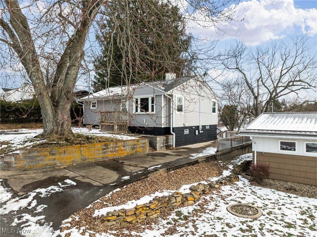 Photo of 146 Hutchinson Drive, St Clairsville, OH 43950 (MLS # 5177934)