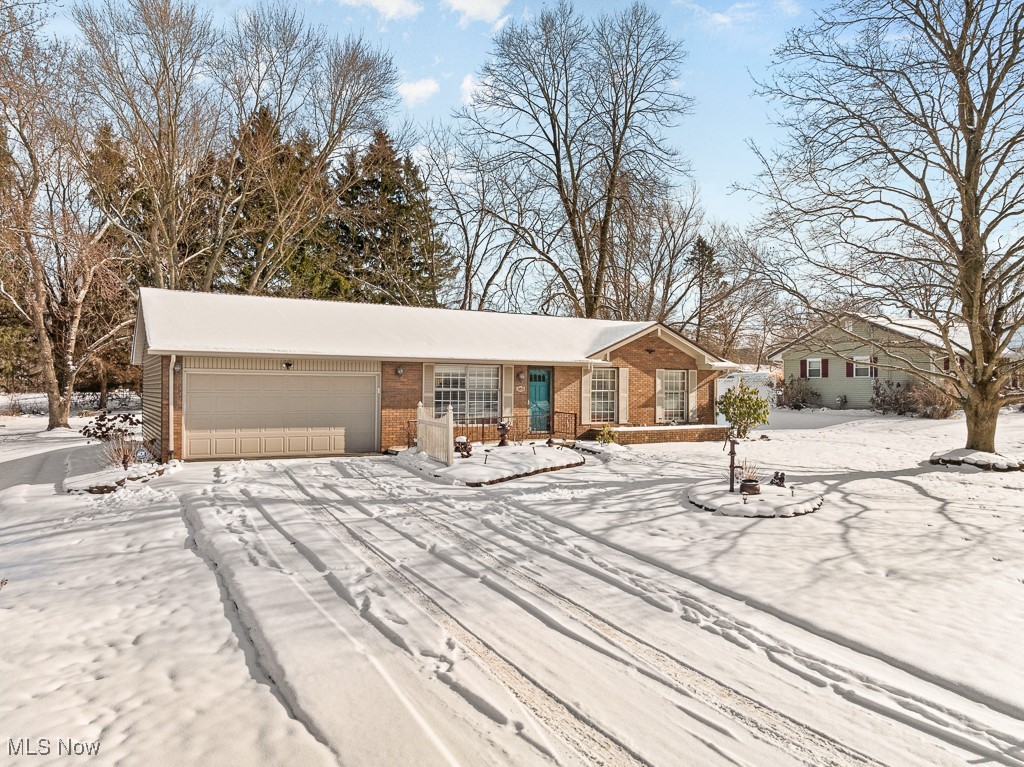 10970 Hazelview Avenue, Alliance, Ohio image 3