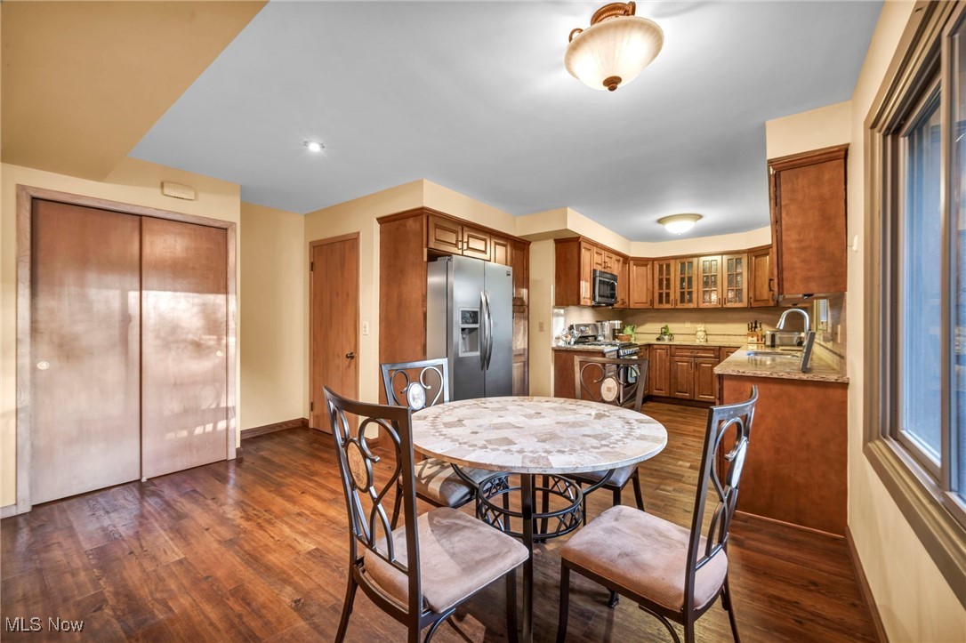 Rockefeller Road - Residential