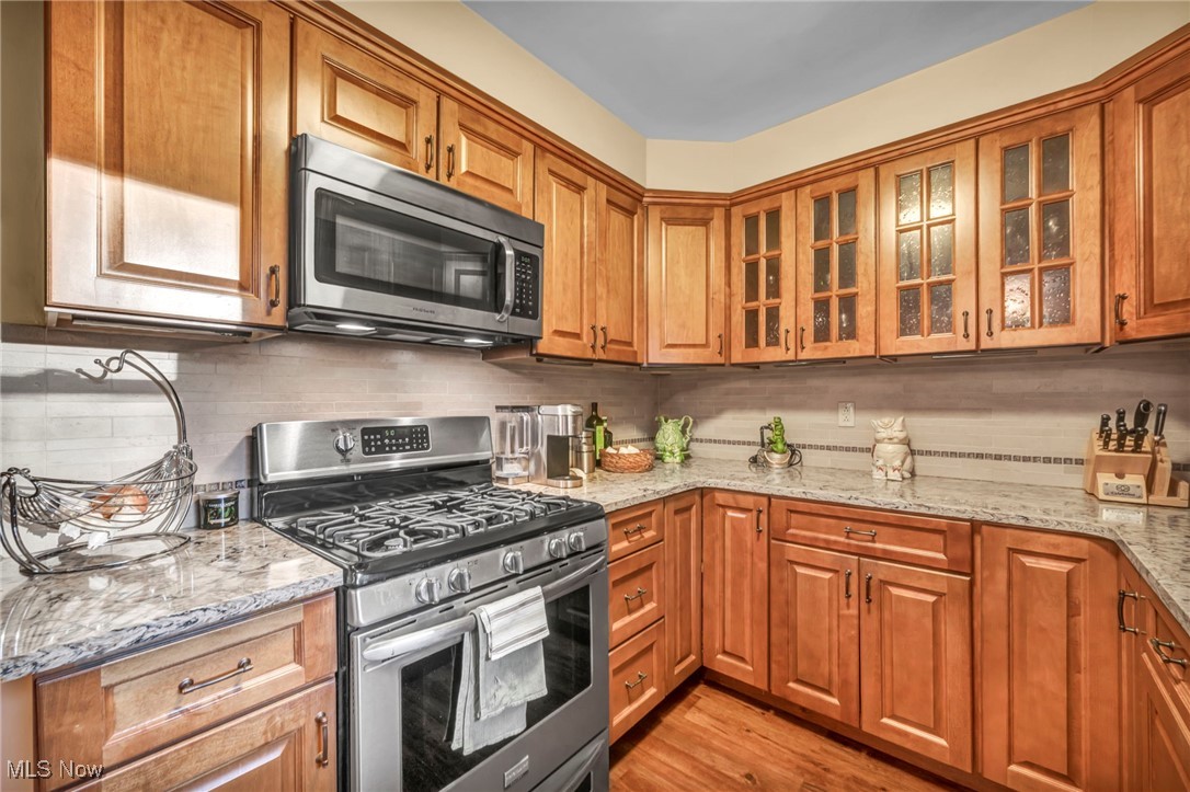 Rockefeller Road - Residential