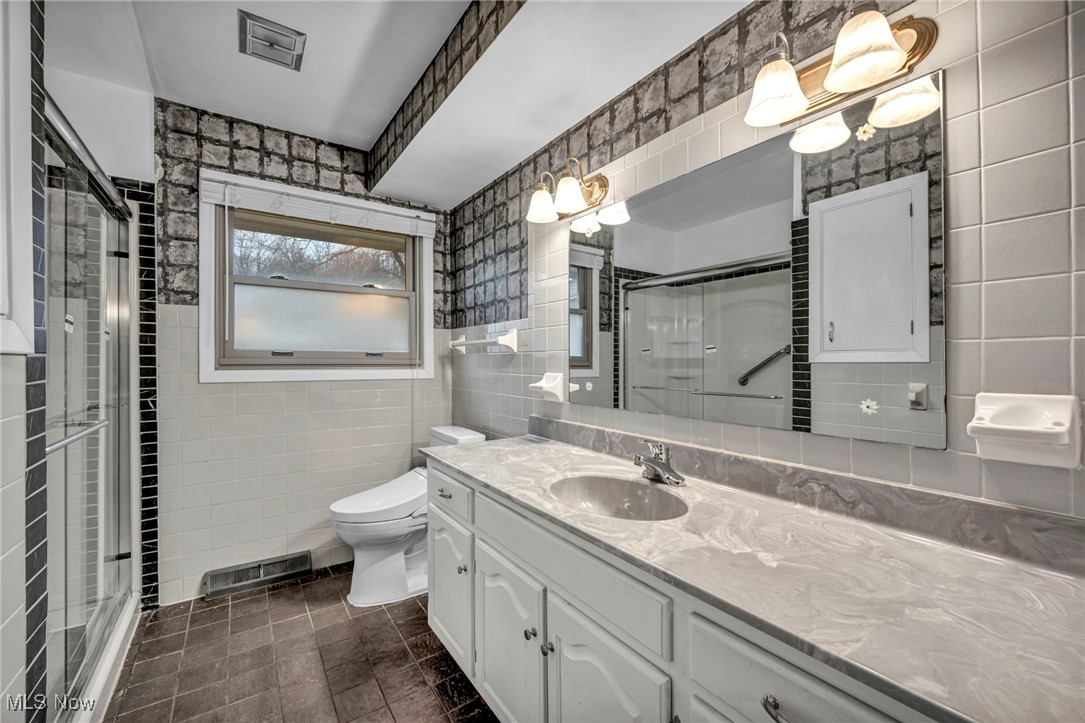 Rockefeller Road - Residential