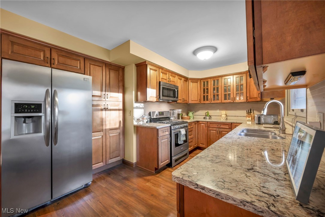 Rockefeller Road - Residential