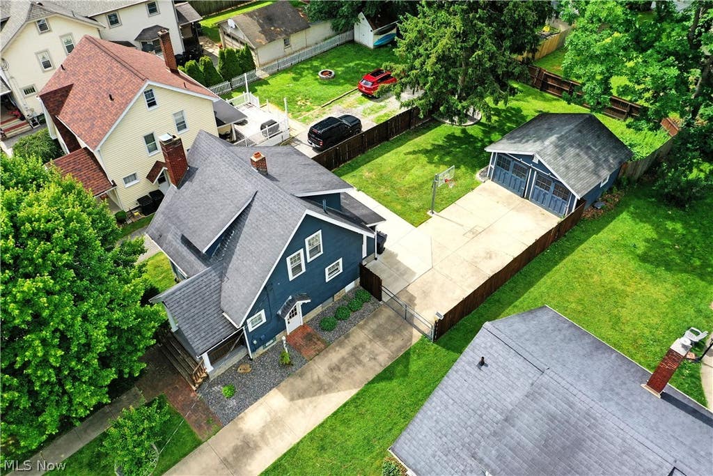 Photo of 1735 Edgewood Street NE, Warren, OH 44483 (MLS # 5219117)