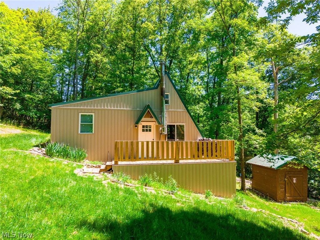 Photo of 6257 Caddy Road SW, Bowerston, OH 44695 (MLS # 5215190)