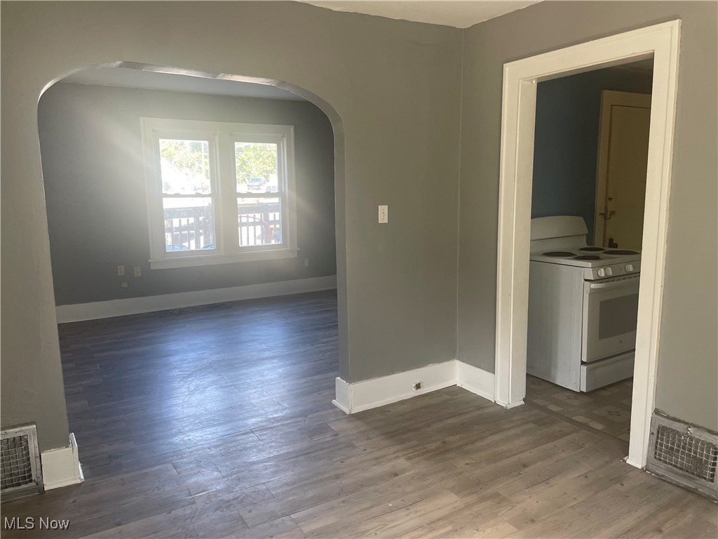 Akron, Ohio 44307, United States, 2 Bedrooms Bedrooms, ,2 BathroomsBathrooms,Residential,Active,198226