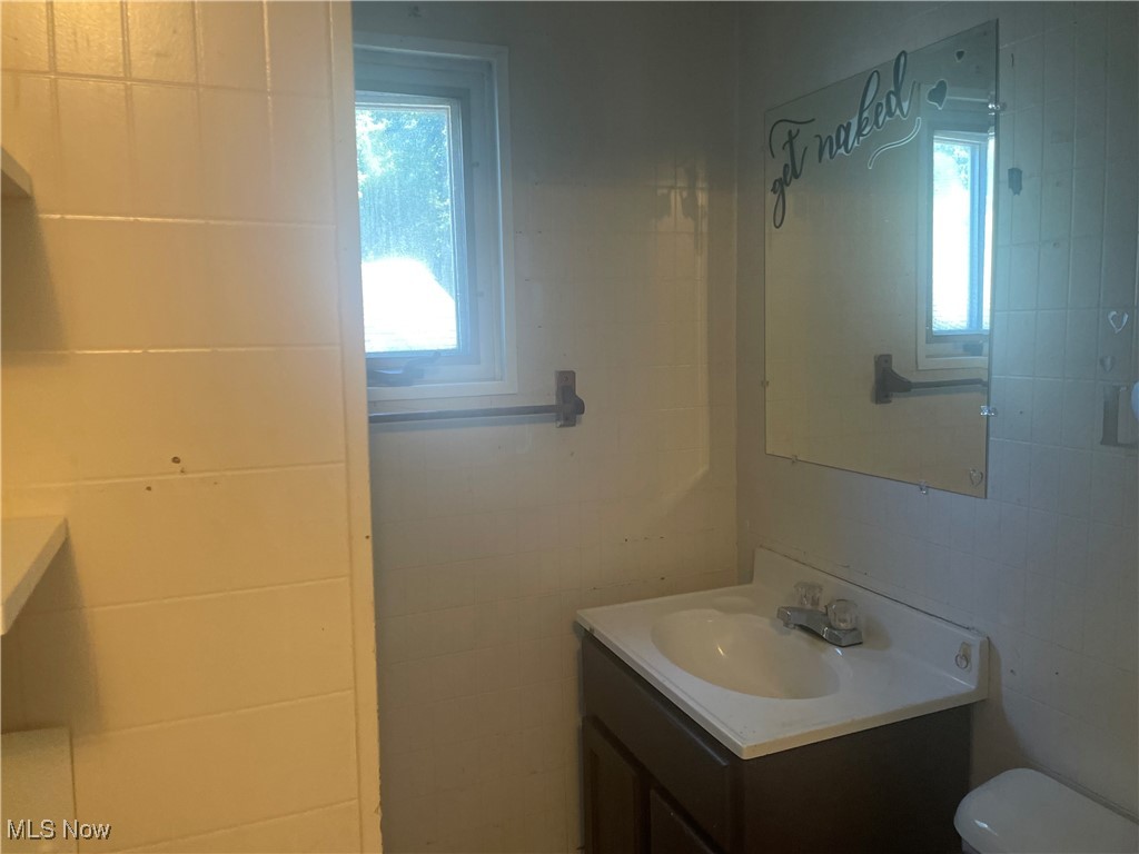 Akron, Ohio 44307, United States, 2 Bedrooms Bedrooms, ,2 BathroomsBathrooms,Residential,Active,198226