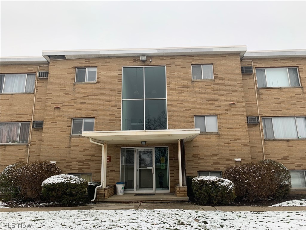 Royal Court Condo - Residential Lease