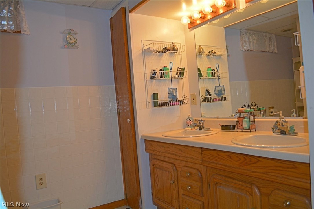 Connecticut Western Reserve - Residential