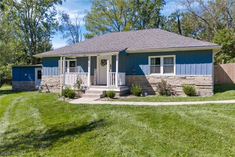 Homes For Sale - 2160 Plymouth Drive<br/> Uniontown, OH 44685