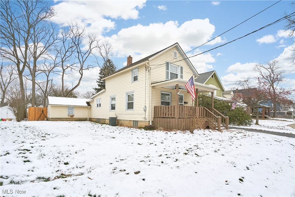 Photo of 1840 6th Street, Cuyahoga Falls, OH 44221 (MLS # 5176775)