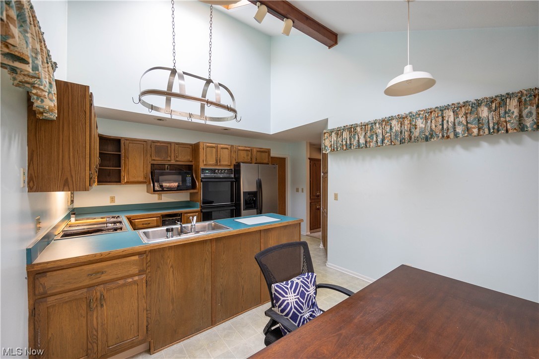 Fairmount Court Condo - Residential