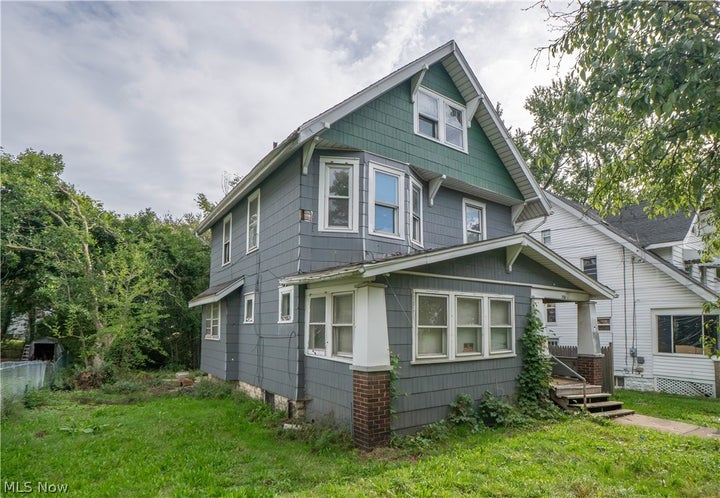 Photo 1 of 24 — 156 Colony Crescent, Akron, OH 44305