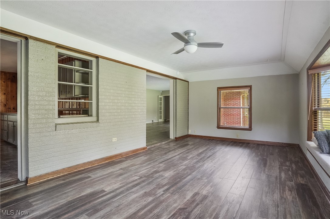 1021 Warner Road, Brookfield, Ohio image 32