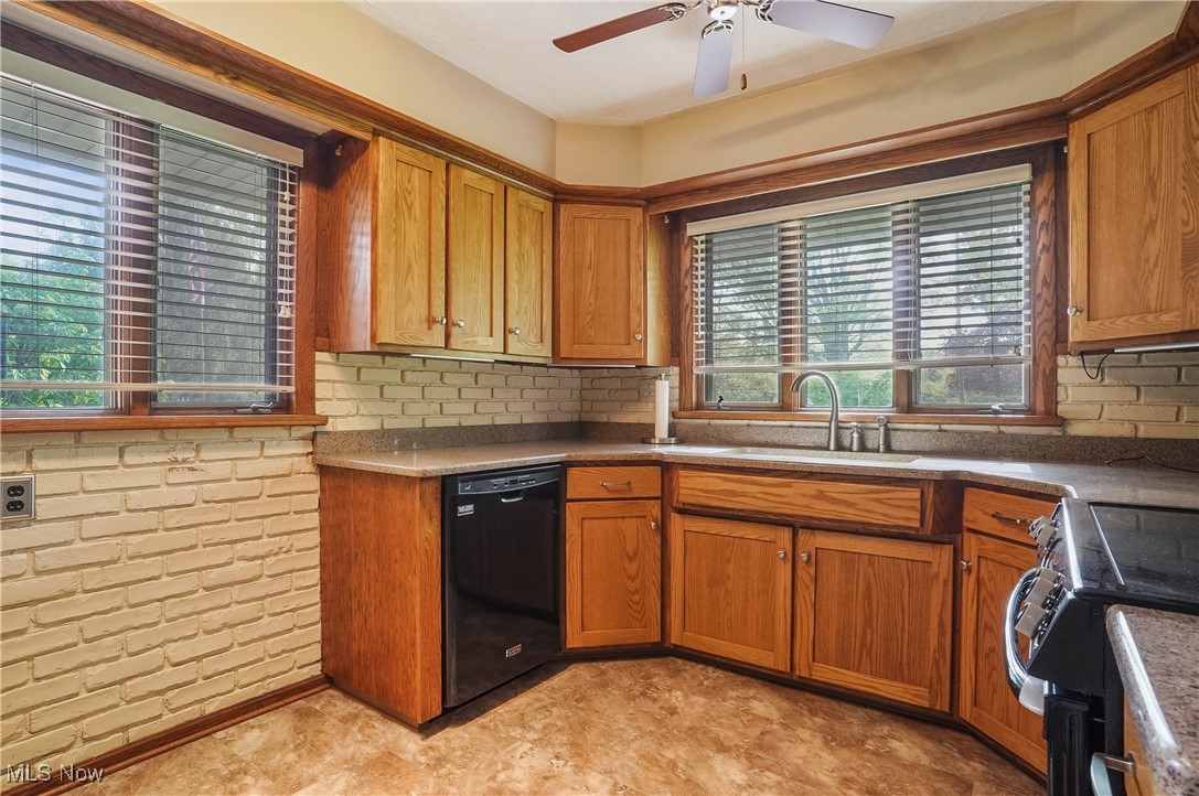 1021 Warner Road, Brookfield, Ohio image 11