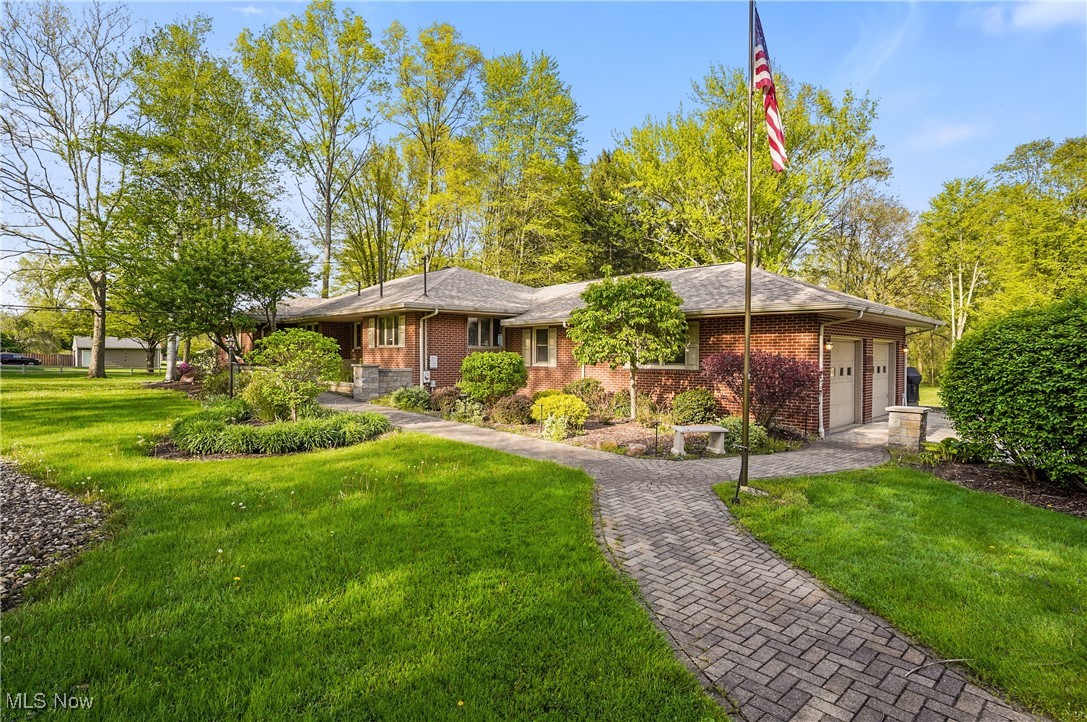 1021 Warner Road, Brookfield, Ohio image 2