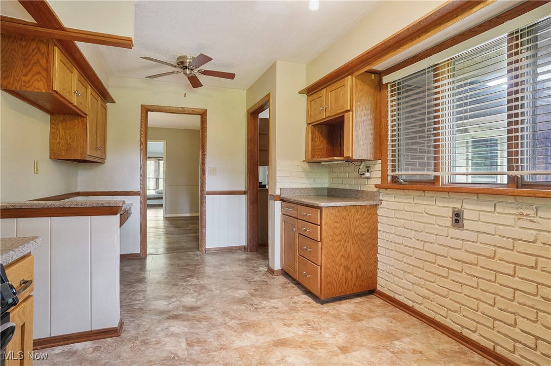 1021 Warner Road, Brookfield, Ohio image 12
