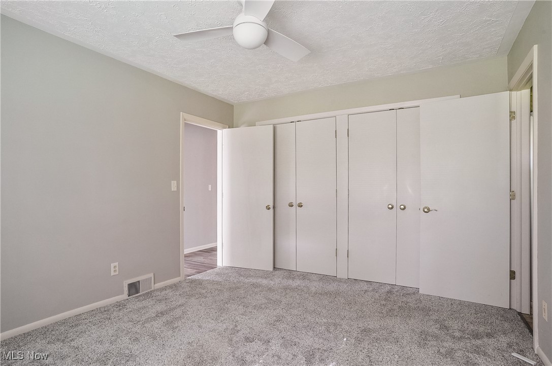 1021 Warner Road, Brookfield, Ohio image 27