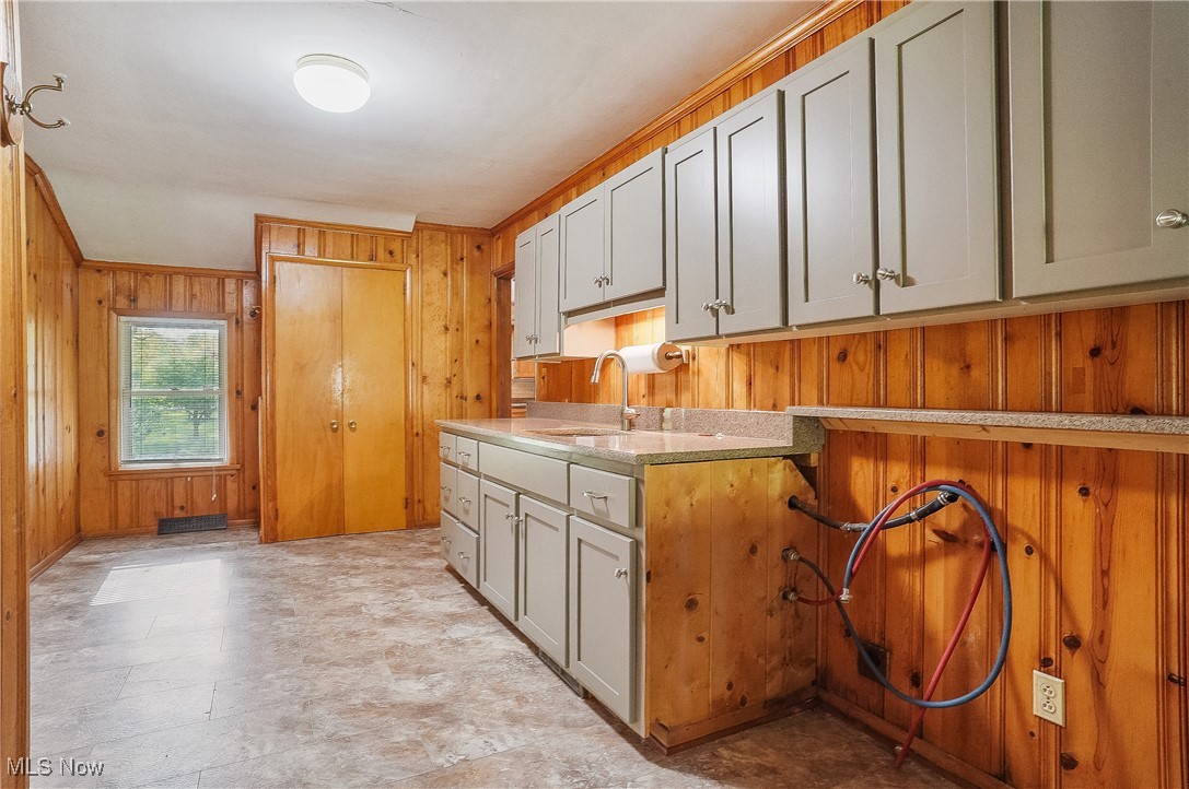 1021 Warner Road, Brookfield, Ohio image 6