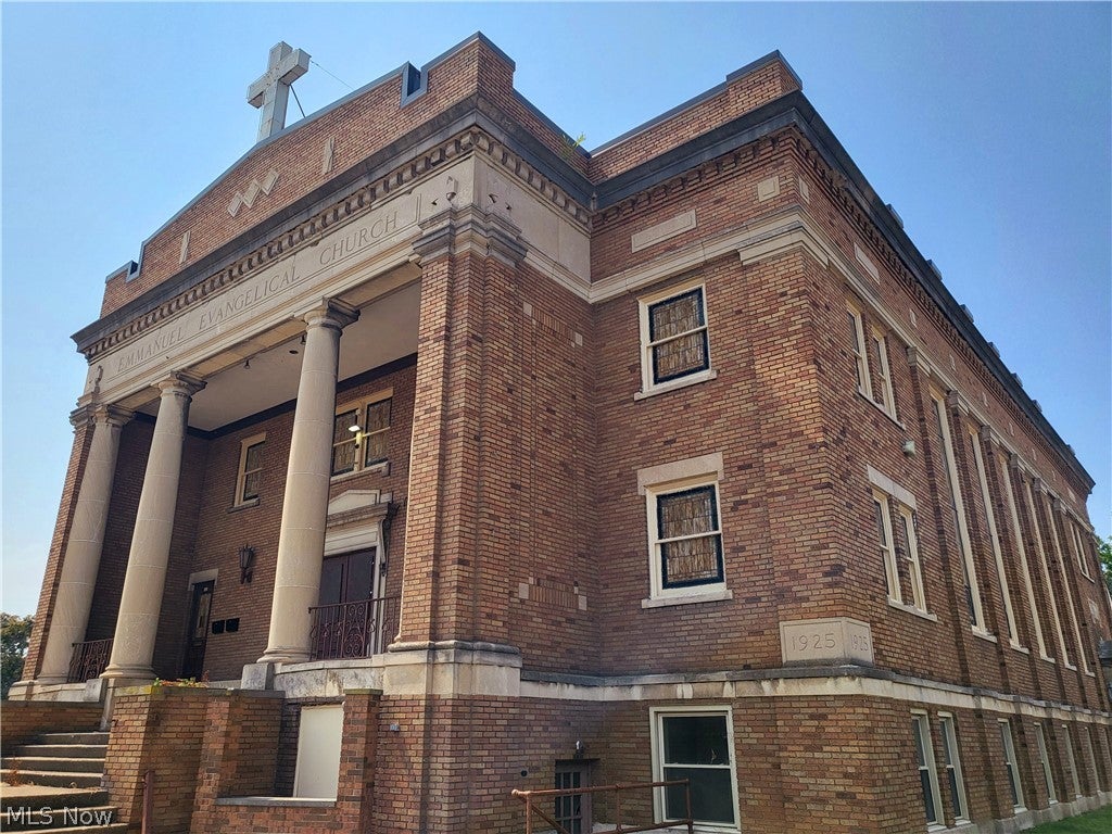 400 W 6th Street