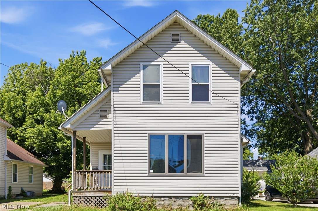 Photo 1 of 18 — 1756 Livingston Avenue, Lorain, OH 44052