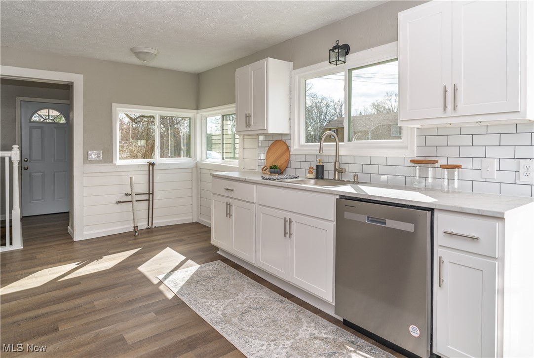 3205 Dewalt Drive, Akron, Ohio image 3