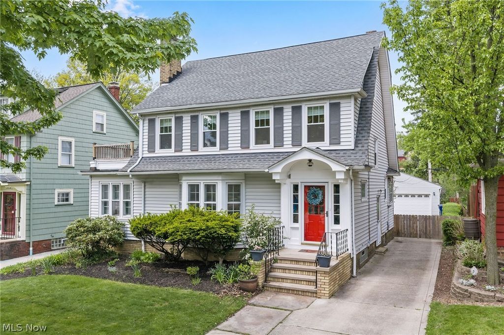 Photo of 3141 Coleridge Road, Cleveland Heights, OH 44118 (MLS # 5201184)