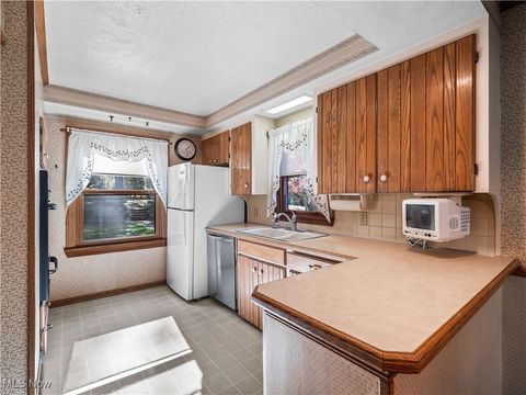 Tiny photo for 5211 W Ridgewood Drive, Parma, OH 44134 (MLS # 5178816)