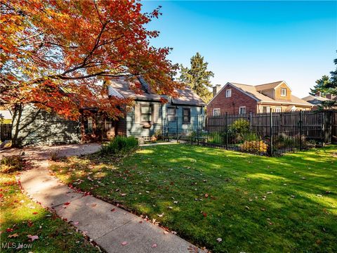 Tiny photo for 5211 W Ridgewood Drive, Parma, OH 44134 (MLS # 5178816)