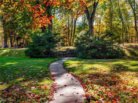 Tiny photo for 5211 W Ridgewood Drive, Parma, OH 44134 (MLS # 5178816)