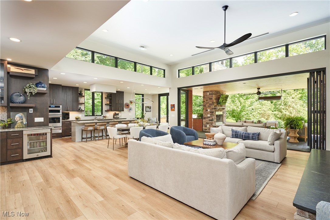 Akron, Ohio 44313, United States, 4 Bedrooms Bedrooms, ,5 BathroomsBathrooms,Residential,Active,164320