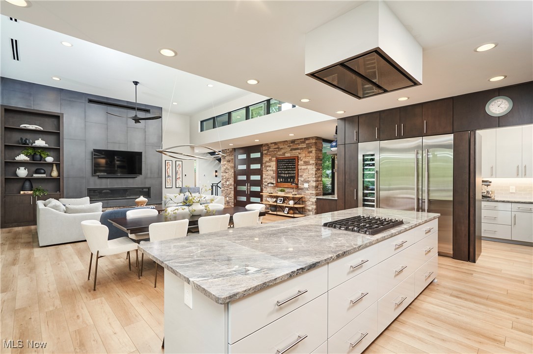 Akron, Ohio 44313, United States, 4 Bedrooms Bedrooms, ,5 BathroomsBathrooms,Residential,Active,164320