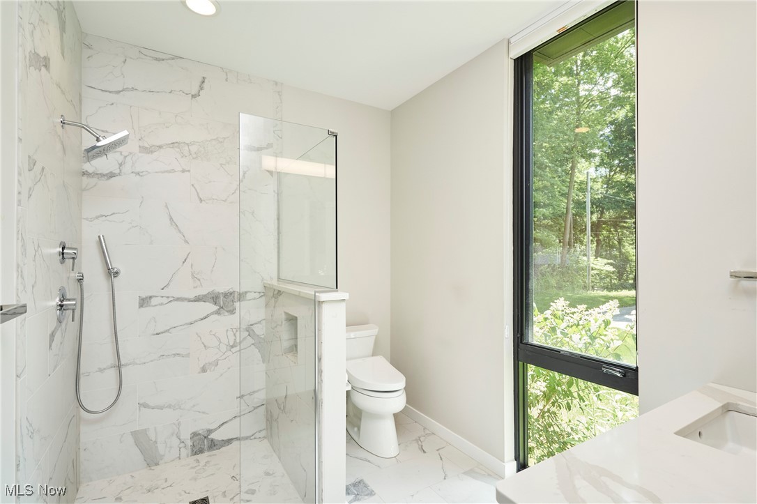 Akron, Ohio 44313, United States, 4 Bedrooms Bedrooms, ,5 BathroomsBathrooms,Residential,Active,164320