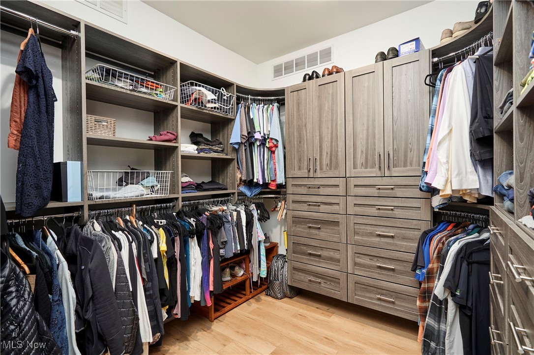 Akron, Ohio 44313, United States, 4 Bedrooms Bedrooms, ,5 BathroomsBathrooms,Residential,Active,164320