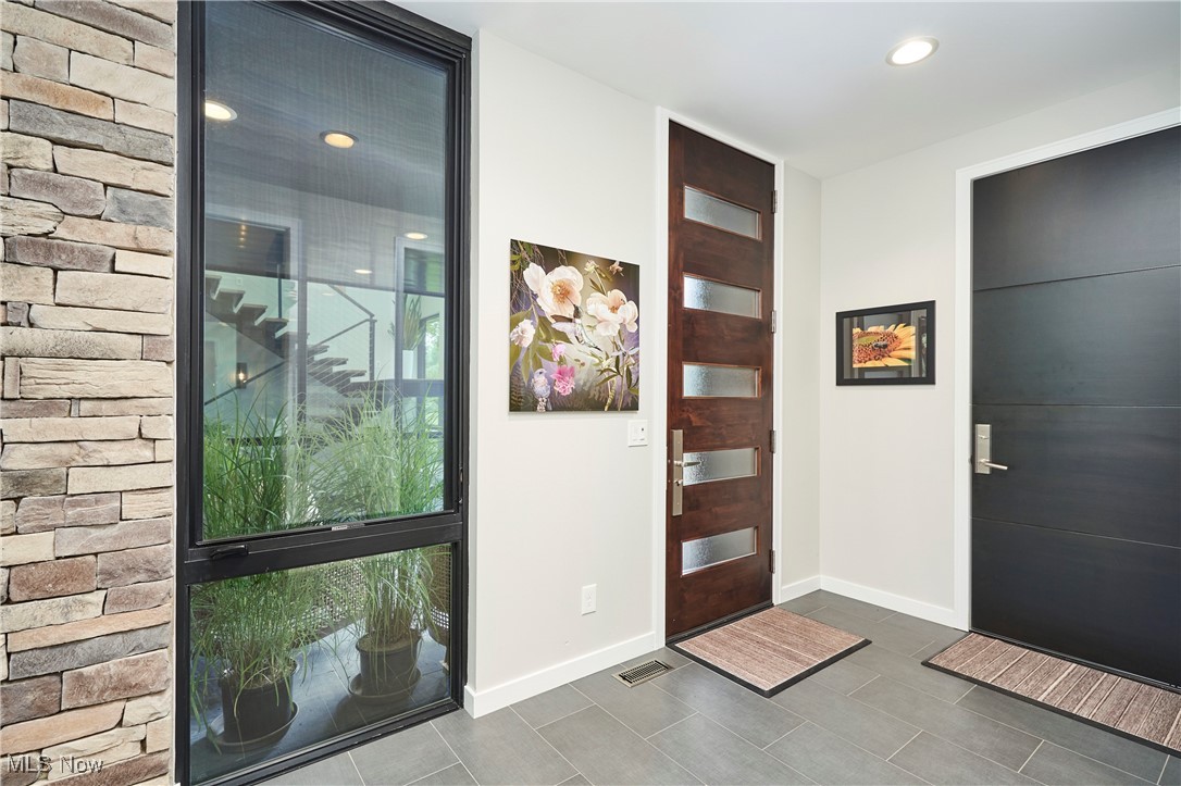 Akron, Ohio 44313, United States, 4 Bedrooms Bedrooms, ,5 BathroomsBathrooms,Residential,Active,164320