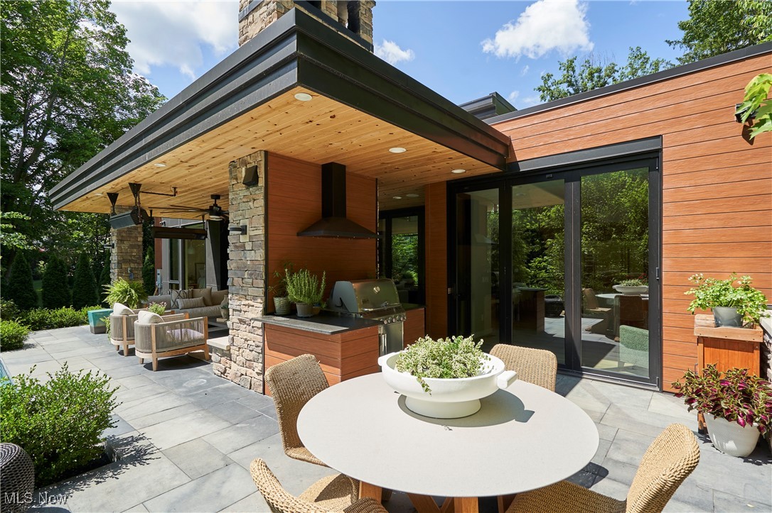 Akron, Ohio 44313, United States, 4 Bedrooms Bedrooms, ,5 BathroomsBathrooms,Residential,Active,164320